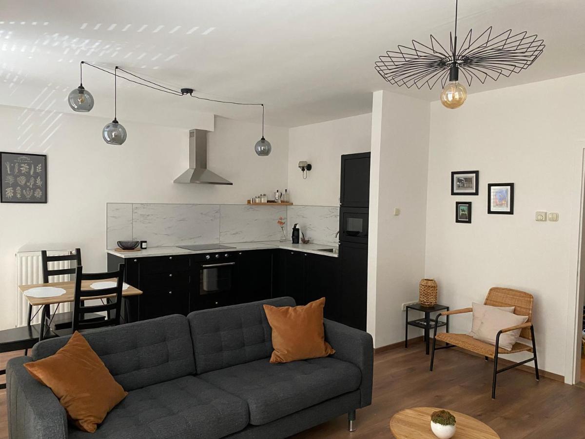 غيور Sziget Apartment المظهر الخارجي الصورة